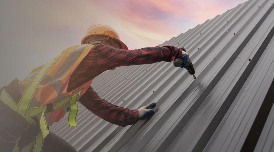 Professional New roof installation in Keokuk, IA